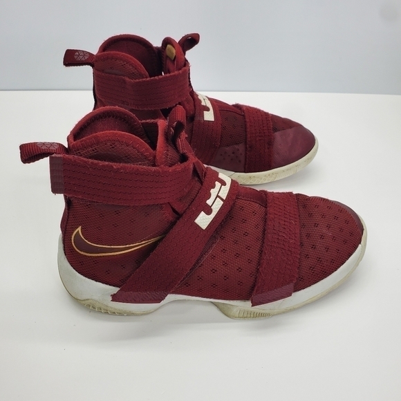 Nike LeBron Soldier 10 Team Burgundy Basketball Size 5Y 6.5 Women Shoes - Picture 4 of 16